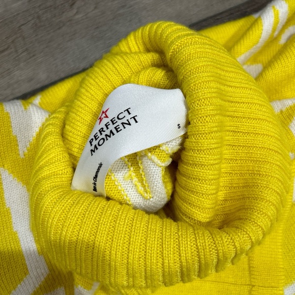 Perfect Moment yellow extra fine merino wool star turtlneck sweater - Picture 6 of 6